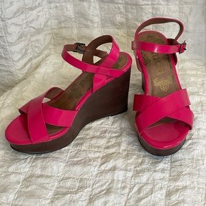 Mudd Sandals Women’s Size 6 1/2 M Fuschia Pink Strappy Wedge